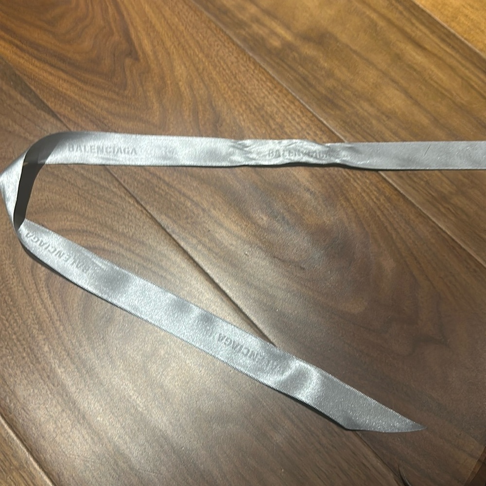 Balenciaga Ribbon - Picture 2 of 3